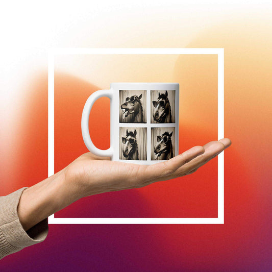 MDE8 – Retro Pop-Art Horse Mug — 11oz – Close-Up Handle View